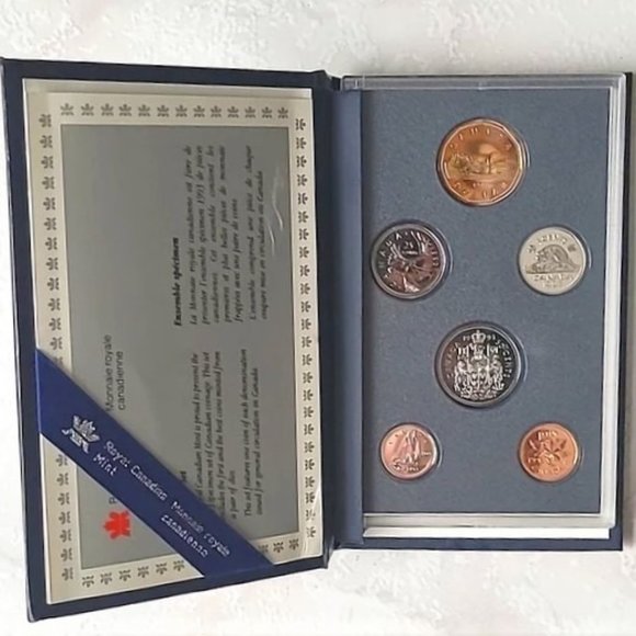 Uncirculated Canadian Coin Set | 1993 - Picture 1 of 2